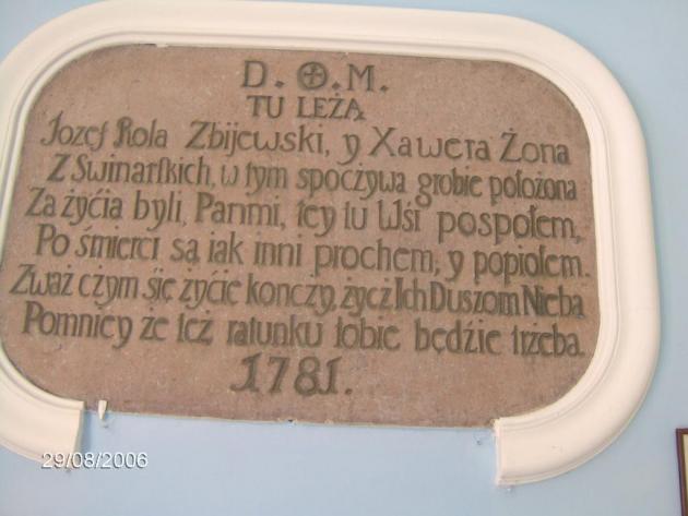 Pamiątkowa tablica rodziny Zbijewskich  z kościoła w Samsiecznie